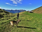 16 Raggiunte Baite della croce (1812 m) saliamo alla selletta del Collino